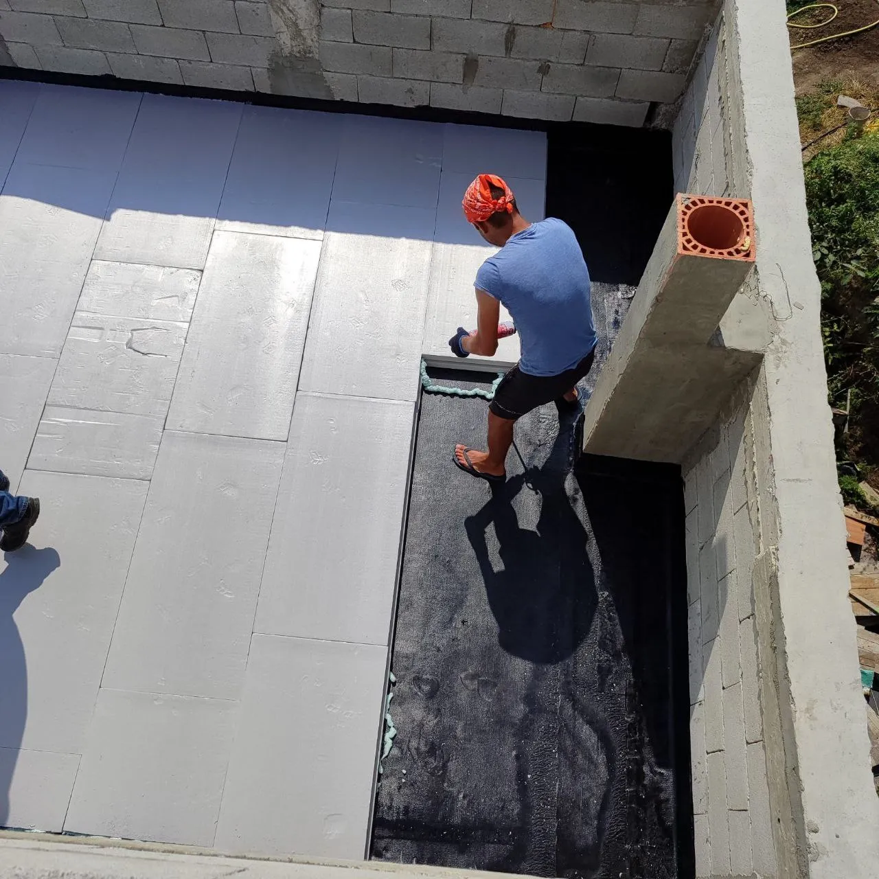 Casă privată / Extensie · Montaj XPS peste hidroizolație · or. Sângera · ~60 m² · 2026